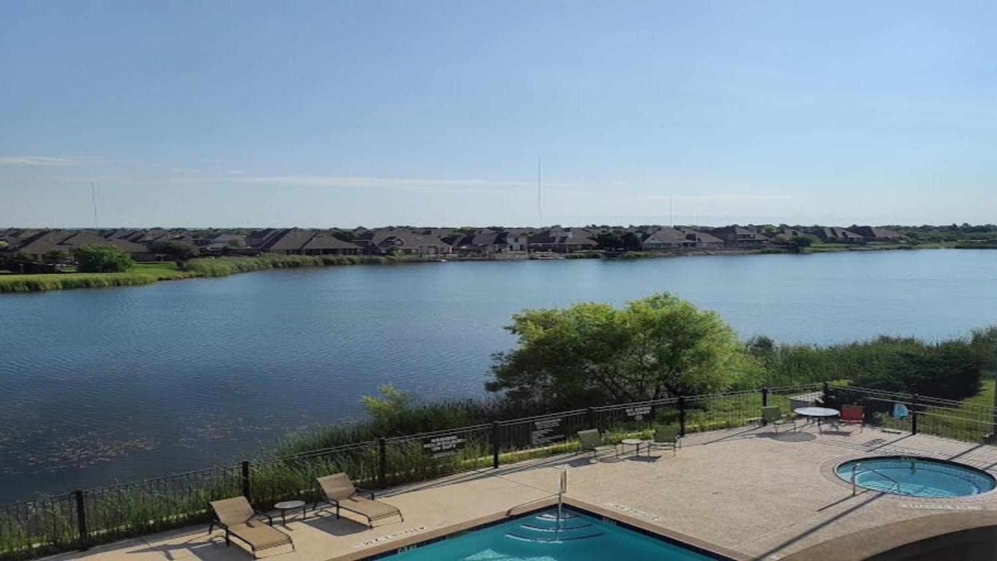 Holiday Inn Express Hotel & Suites Wichita Falls, An Ihg Hotel Exterior photo